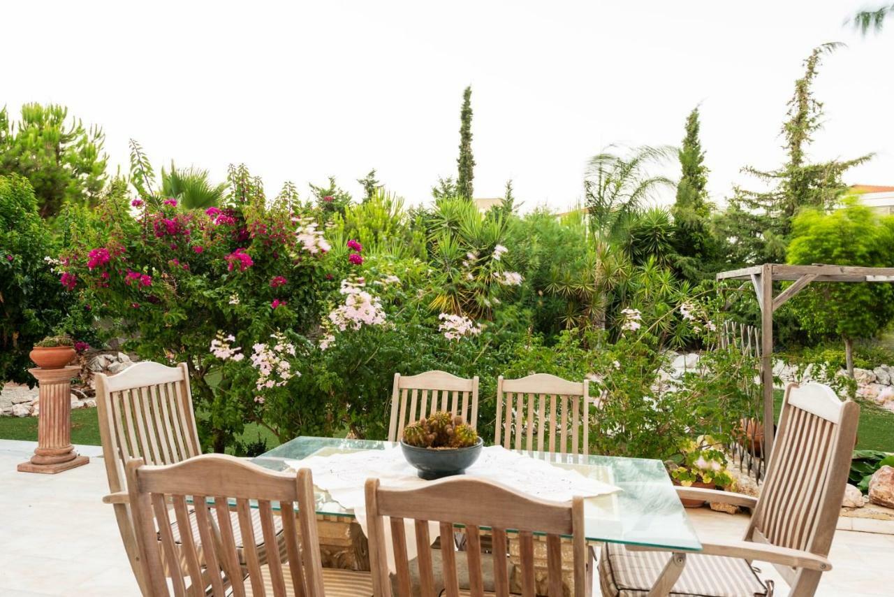 Nicole'S Garden Villa Kallithéa Eksteriør billede